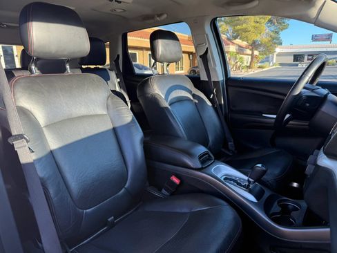 Used 2015 Dodge Journey R/T w/ Flexible Seating Group FWD image 17