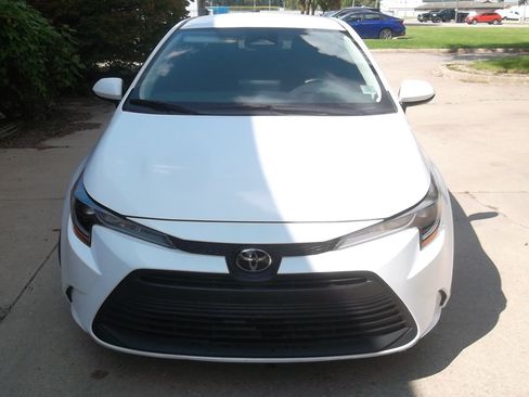 Used 2026 Toyota Corolla LE FWD image 4