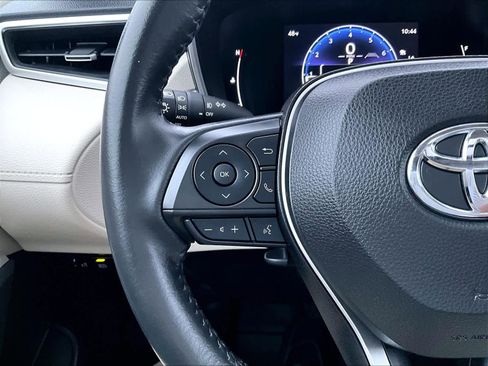 Certified 2023 Toyota Corolla Cross XLE image 23