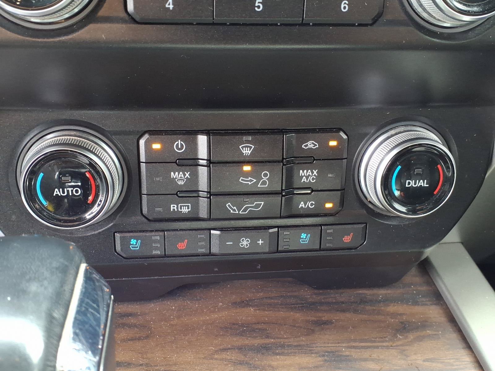 Used 2019 Ford F150 Lariat w/ Equipment Group 502A Luxury AWD/4WD image 22