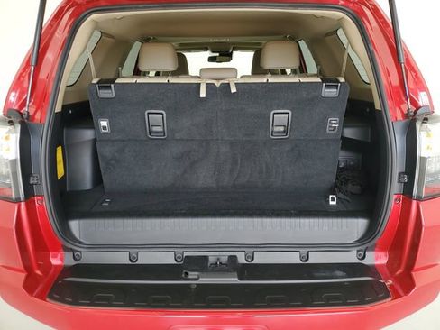 Used 2023 Toyota 4Runner SR5 Premium image 9