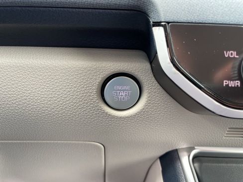 New 2026 Kia Carnival EX FWD image 23