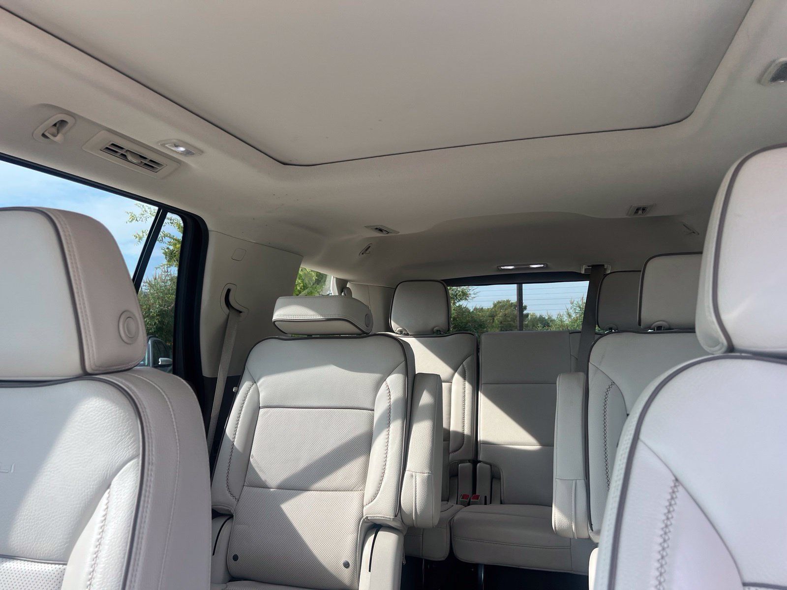 Used 2023 GMC Yukon Denali w/ LPO, Floor Liner Package AWD/4WD image 4