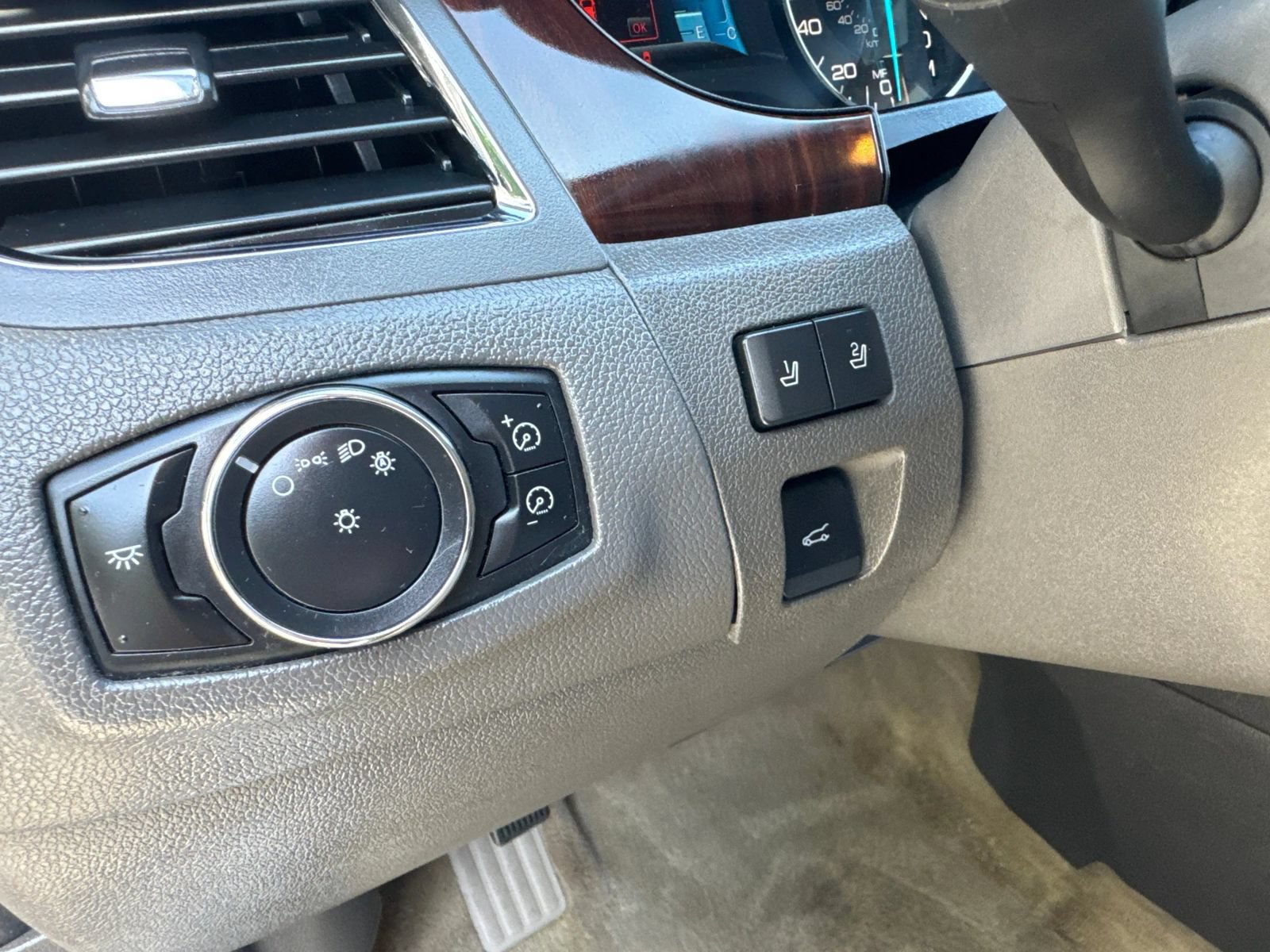 Used 2011 Ford Edge Limited w/ Driver Entry Pkg FWD image 27