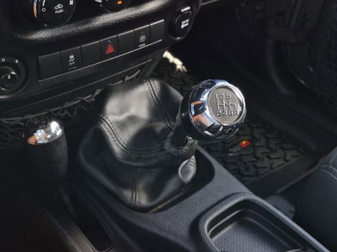 Used 2016 Jeep Wrangler Unlimited Sahara w/ Connectivity Group image 23