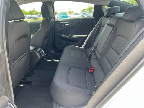 Used 2017 Chevrolet Malibu LT FWD image 24