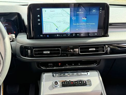 New 2026 Lincoln Aviator AWD image 13