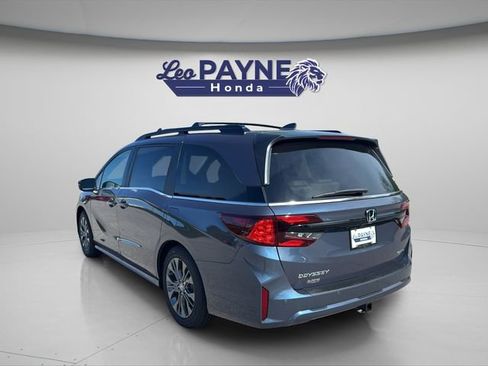 New 2026 Honda Odyssey Touring image 4