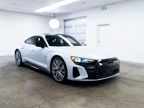 Used 2022 Audi e-tron GT Prestige w/ Prestige Package image 26