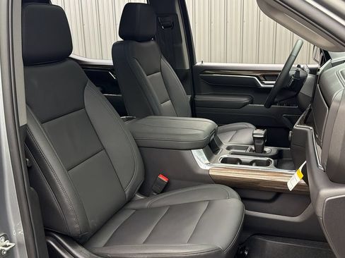 Used 2026 Chevrolet Silverado 1500 LT Trail Boss w/ LT Trail Boss Premium Package AWD/4WD image 40