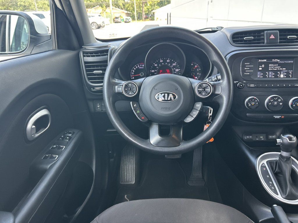 Used 2018 Kia Soul FWD image 16