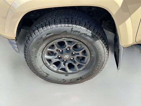 Used 2020 Toyota Tacoma SR5 w/ Technology Package image 29