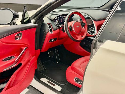Used 2023 Aston Martin DBX image 6
