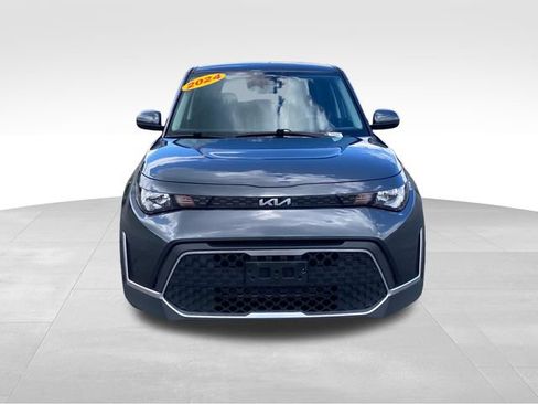 Used 2024 Kia Soul LX w/ Option Group 015 FWD image 2