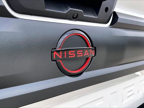Certified 2025 Nissan Frontier Pro-X w/ Tow Package RWD image 31