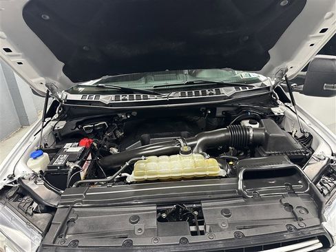 Used 2019 Ford F150 Lariat w/ Equipment Group 502A Luxury AWD/4WD image 23