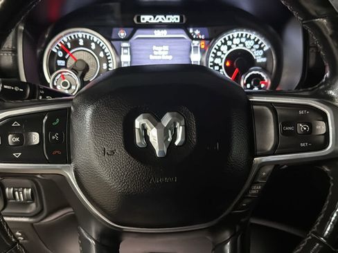 Used 2019 RAM 1500 Laramie AWD/4WD image 11