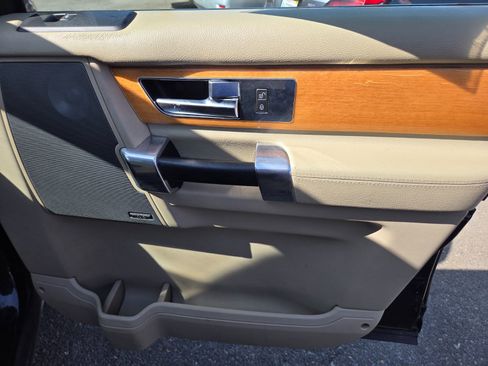 Used 2011 Land Rover LR4 HSE LUX image 19