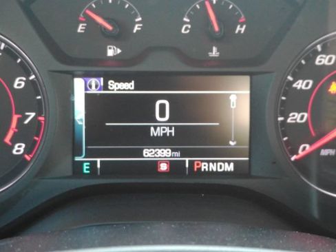 Used 2017 Chevrolet Camaro LT w/ Technology Package RWD image 30