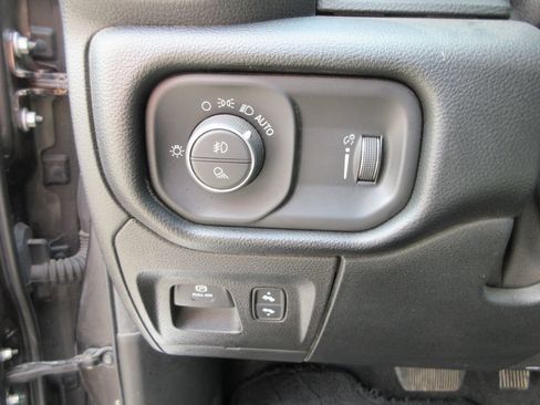 Used 2020 RAM 1500 Big Horn AWD/4WD image 24