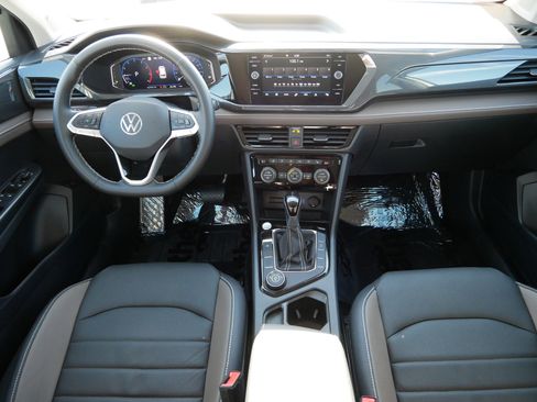 Used 2024 Volkswagen Taos SEL image 10