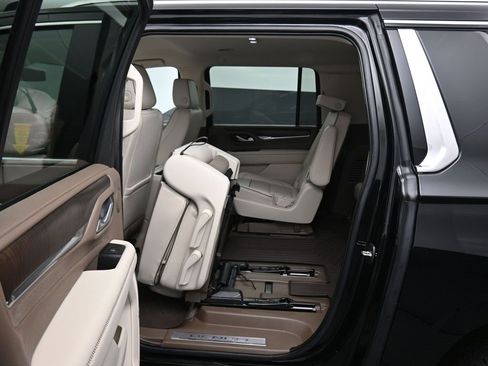 Used 2022 GMC Yukon XL Denali w/ Max Trailering Package image 41