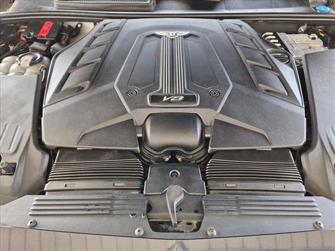 Used 2019 Bentley Bentayga AWD/4WD image 25