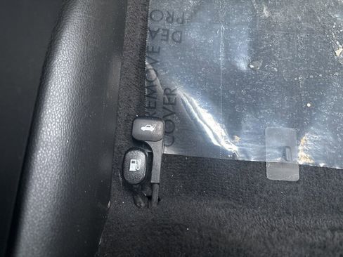 Used 2018 Hyundai Elantra Limited image 18