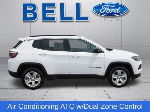 Used 2022 Jeep Compass Latitude w/ Sun and Sound Group AWD/4WD image 2