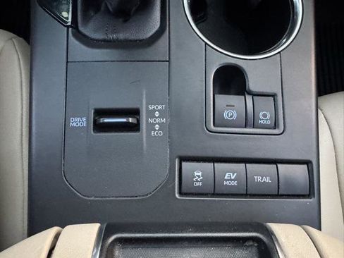 Certified 2021 Toyota Highlander XLE image 29