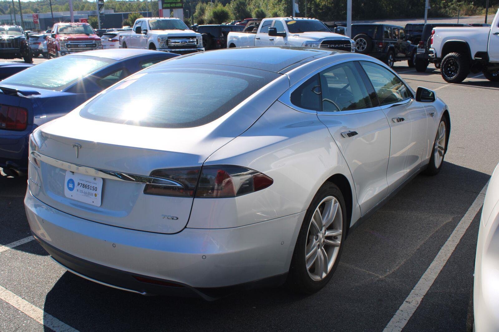 Used 2015 Tesla Model S 70D AWD/4WD image 4