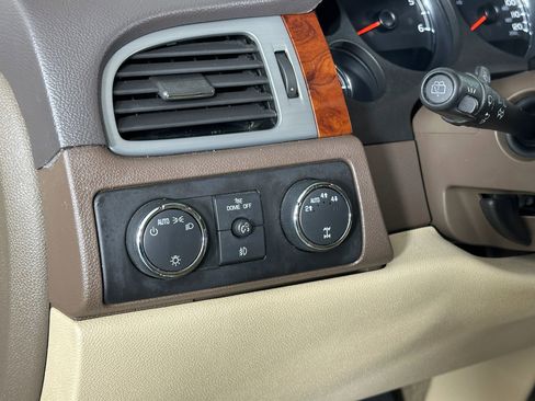 Used 2010 Chevrolet Tahoe LTZ image 29