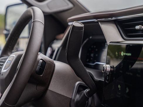 Used 2025 GMC Sierra 3500 Denali w/ Denali Reserve Package image 47