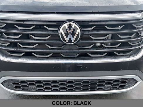 Used 2025 Volkswagen Atlas Cross Sport SE image 11