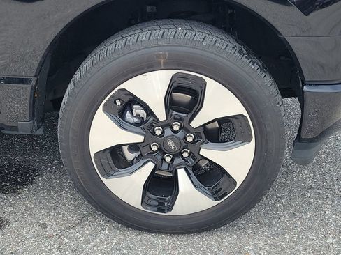 Used 2023 Ford F150 Lightning Platinum AWD/4WD image 6