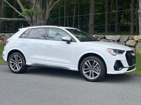 Used 2024 Audi Q3 2.0T Premium Plus w/ Premium Plus Package AWD/4WD image 21