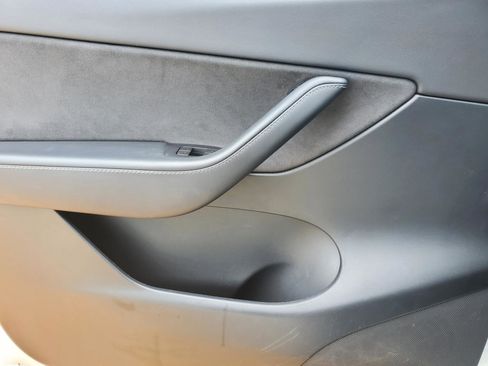 Used 2022 Tesla Model Y Performance AWD/4WD image 18