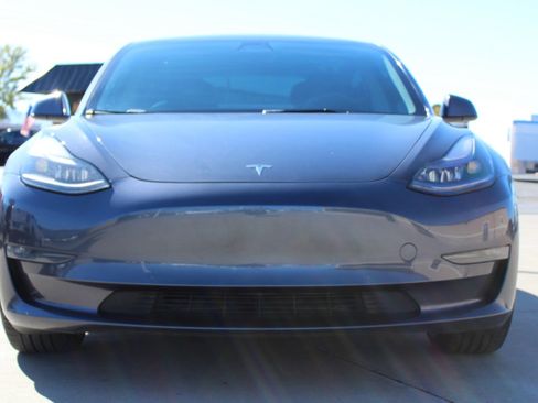 Used 2021 Tesla Model 3 Performance image 15