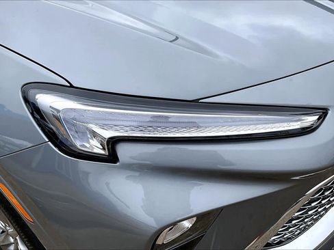 Used 2025 Buick Encore GX Avenir w/ Avenir Technology Package image 28