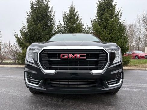 Used 2023 GMC Terrain SLE w/ Driver Convenience Package image 11
