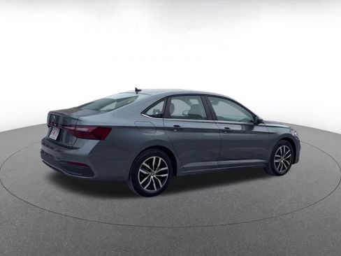 Used 2025 Volkswagen Jetta SE image 14