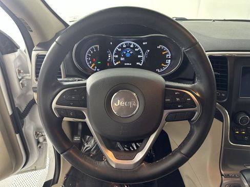 Used 2021 Jeep Grand Cherokee Laredo RWD image 14