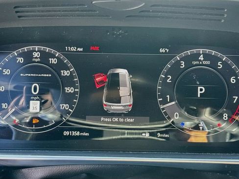 Used 2018 Land Rover Range Rover Sport Supercharged AWD/4WD image 11