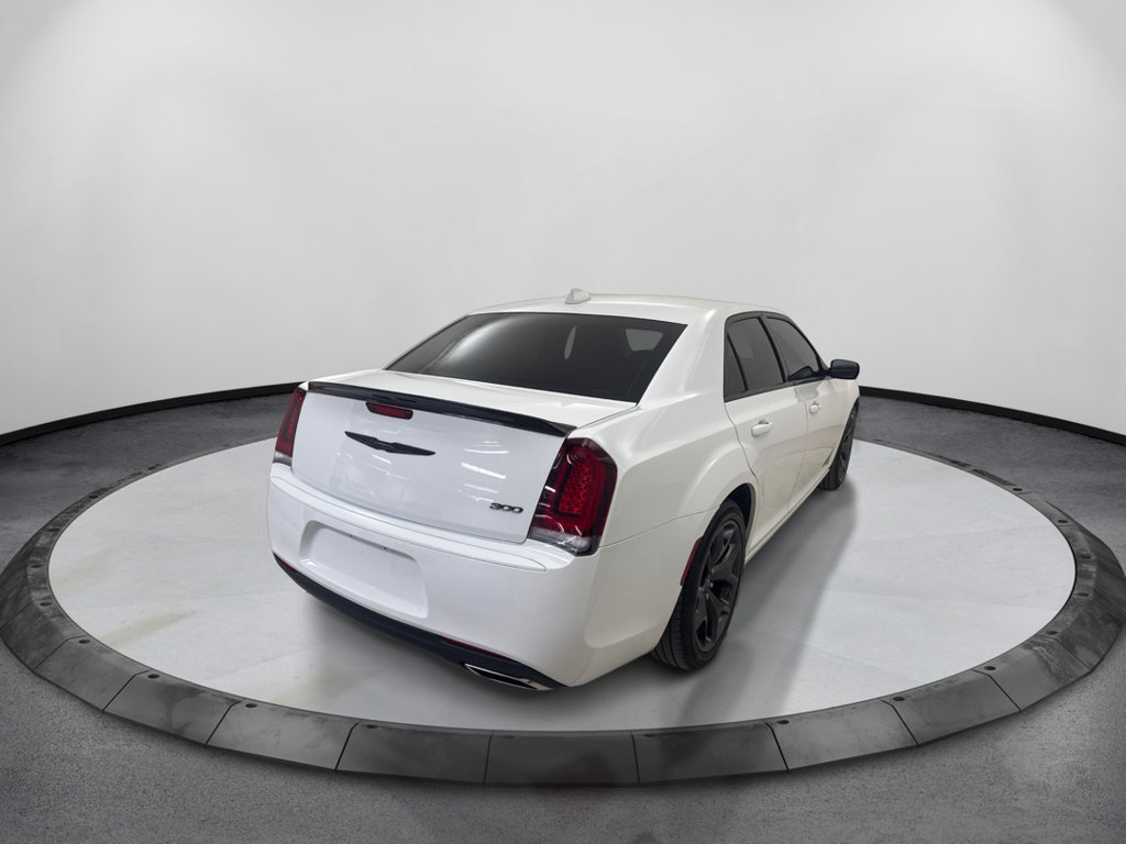Used 2023 Chrysler 300 Touring w/ Sport Appearance Package RWD image 6