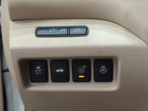 Used 2015 Nissan Altima 2.5 SL w/ Technology Package FWD image 12
