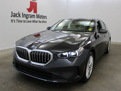 Used 2024 BMW 530i w/ Convenience Package image 1