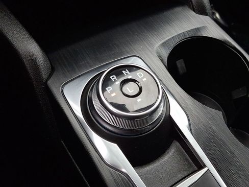 Used 2025 Ford Escape SE image 15