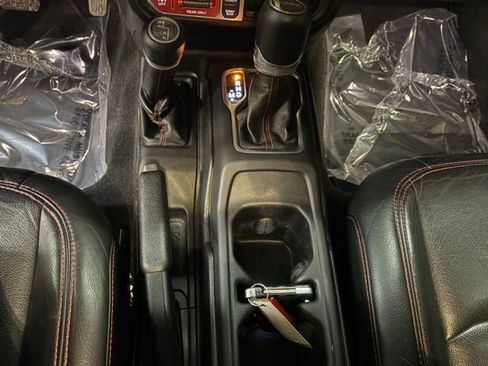 Used 2020 Jeep Gladiator Rubicon image 15