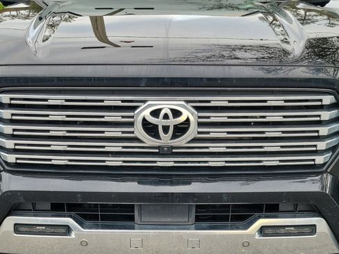 Used 2024 Toyota Tacoma Limited image 4