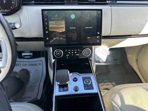 Used 2023 Land Rover Range Rover SE image 29
